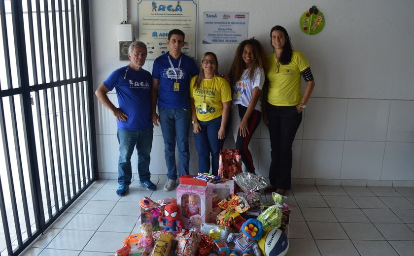 Faculdade doa brinquedos arrecadados no Vestibular Solidário