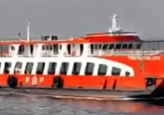 Barco afunda com 65 pessoas a bordo na Indonésia