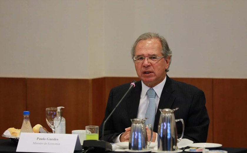 Hackers invadem transmissão de palestra do ministro Paulo Guedes