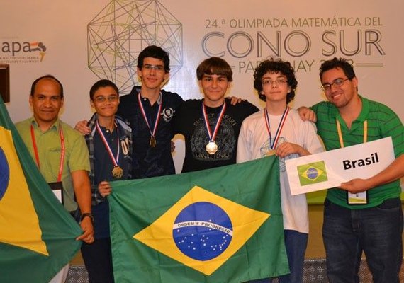 Jovens serão apresentados na Olimpíada Internacional de Matemática