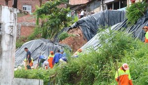 Iniciado trabalho de contenção em área afetada no Mutange