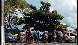 Manifestação de parentes de reeducados contra suspensão de visitas fecha BR-104