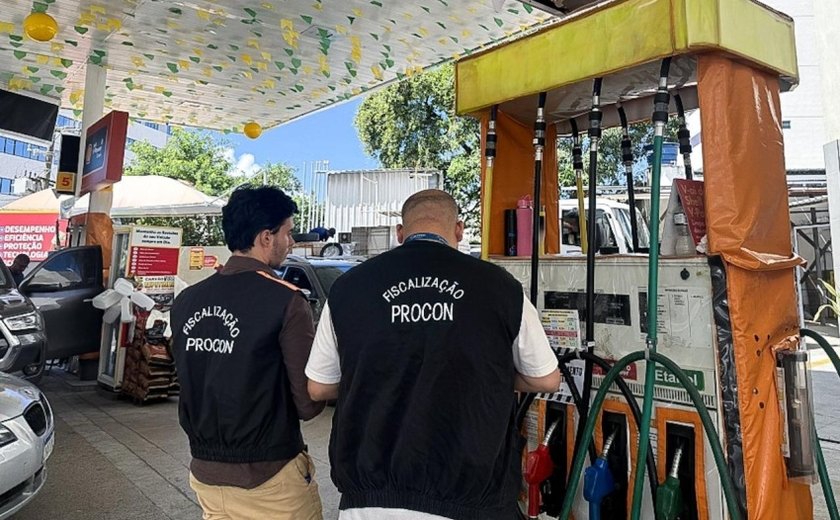 Procon Maceió fiscaliza postos de combustíveis após aumento da gasolina