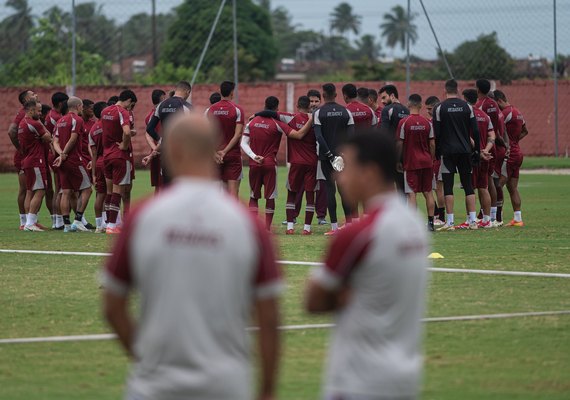 CRB renova contrato com dois atacantes até 2027
