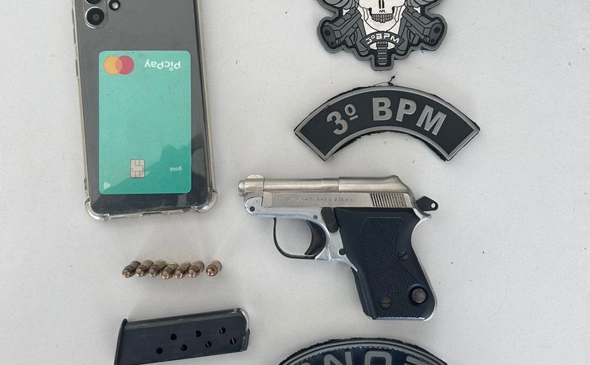 Suspeito de homicídio é preso pela PM enquanto tentava fugir de Alagoas; pistola também foi apreendida