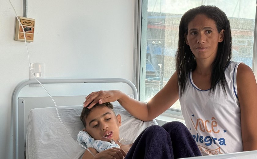 Especialistas no HGE presenteiam criança que há mais de 12 anos não abria a própria boca