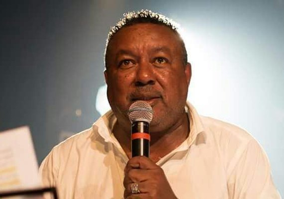 Músico Wellington Pinheiro é reverenciado em baile no Jaraguá Tênis Clube