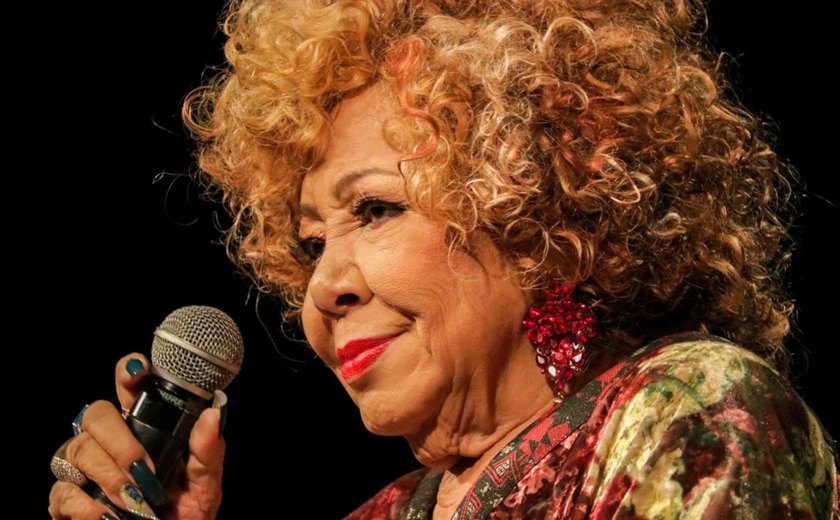 Alcione é assaltada no RJ e tem item de luxo levado por criminosos