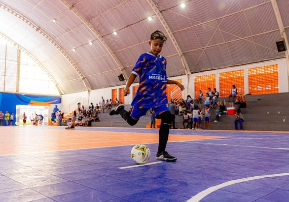 Atividade esportiva reúne 300 alunos no Gigantão Vila Olímpica