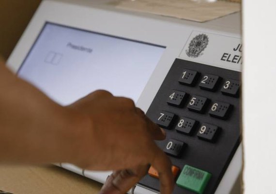 Mais de 2 milhões votam em Alagoas