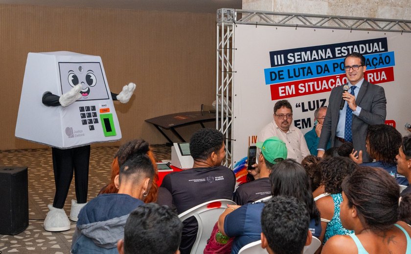 TRE/AL promove ação de educação eleitoral para pessoas em situação de rua
