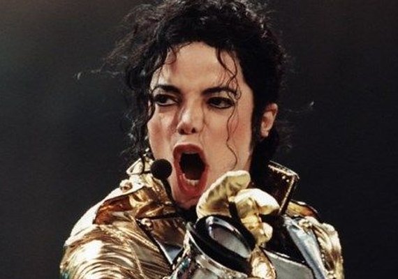 Assista! Michael Jackson ri sobre ter molestado garotos em vídeo inédito