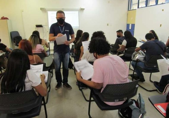 Primeira turma da CNH Social inicia curso de nivelamento
