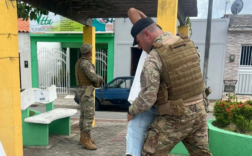 Operação Protetor Divisas prende dupla por tráfico de drogas em Igreja Nova