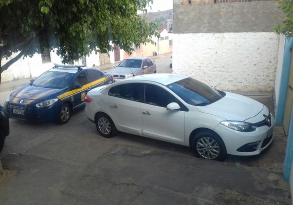 PRF recupera em Maribondo veículo roubado em Brasília no mês passado