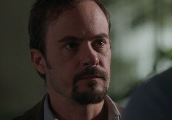 'Pega Pega': Evandro diz a Júlio que fez loucura por Mônica no passado