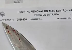 Briga entre vizinhos termina com mulher atingida por pedrada