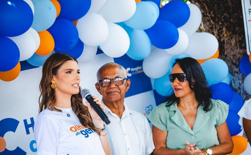 Ao lado do prefeito de Japaratinga, Marina Candia anuncia 200 cirurgias oftalmológicas pelo programa Olhar da Gente
