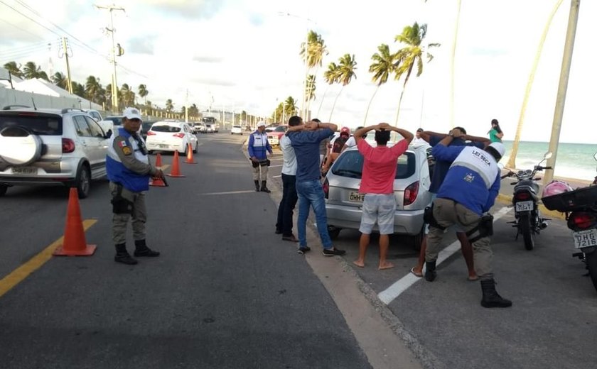 Na véspera de Natal, 4 operações da Lei Seca recolhem CNHs e flagram 3 inabilitados