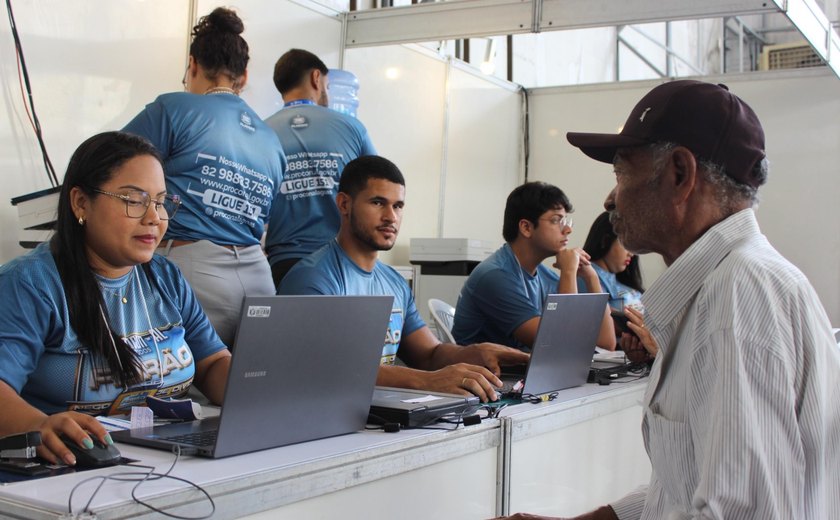 Procon na Rua oferece atendimento e negociação de dívidas no centro de Maceió