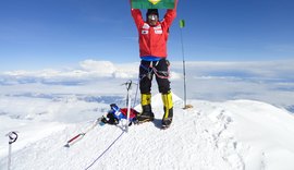 Documentário premiado “O Engraxate que escalou o Everest” estreia no Canal OFF e na Globoplay