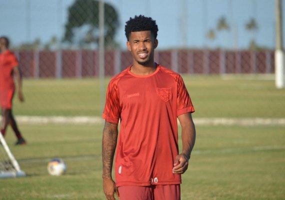 CRB anuncia a contratação do atacante Ewandro