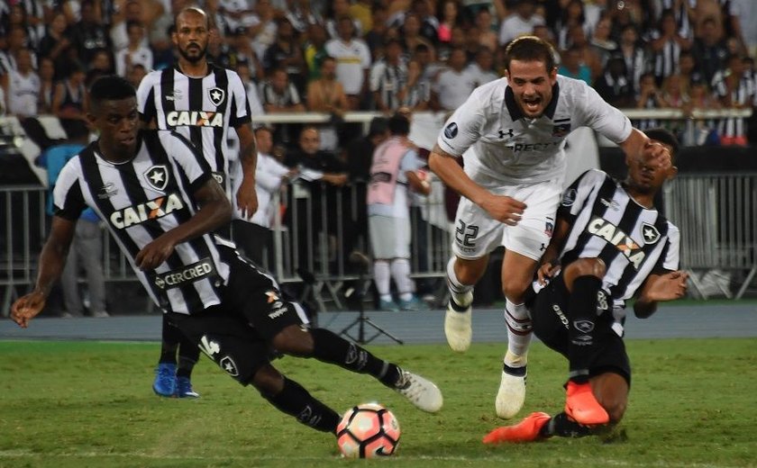 Botafogo arranca empate no final e se classifica na Libertadores