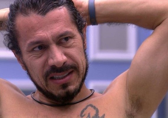 'BBB 17': Rômulo justifica voto em Emilly e a chama de ninfeta manipuladora