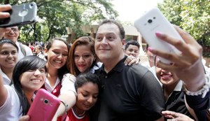 Filho de Pablo Escobar afirma que humanidade deve aprender a conviver com as drogas