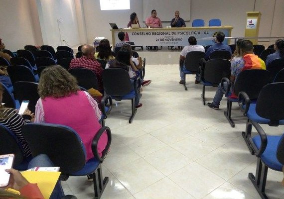 Seminário em Maceió discute direitos da população LGBT