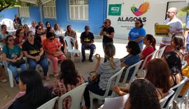 Sinteal faz manifestação em defesa da autonomia das escolas