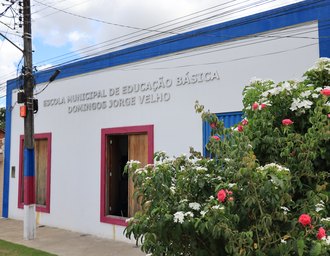 DPE enfrenta reação para mudar nome de escola em Atalaia