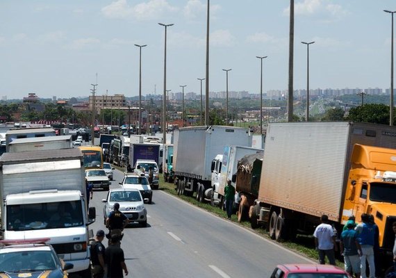 Já estão em vigor as novas regras do frete mínimo para caminhoneiros