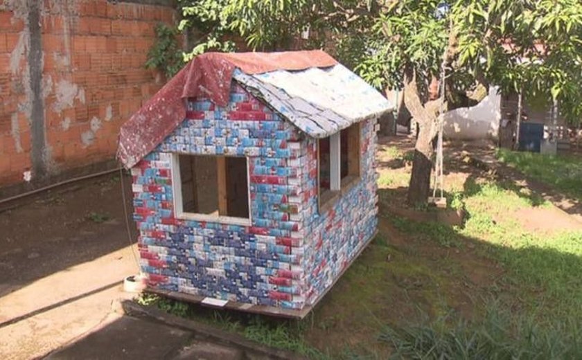 Pai constrói casa de brinquedo para filho e recebe aumento no IPTU