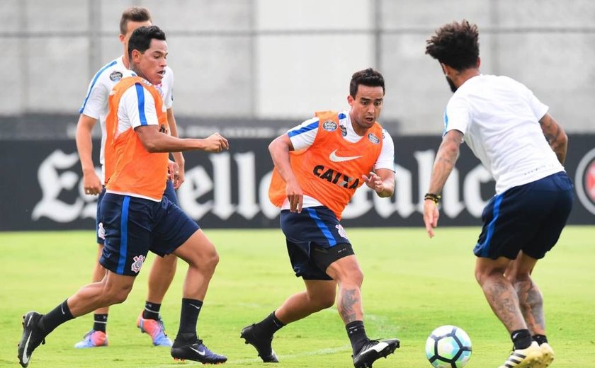 Corinthians viaja com Jadson e campeão da Copinha para enfrentar Brusque