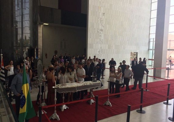 Corpo de Marcelo Rezende é velado na Assembleia Legislativa de SP