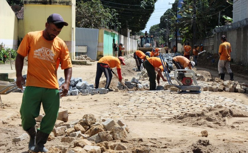 Prefeitura de R.Largo intensifica serviços de drenagem e pavimentação no Tabuleiro