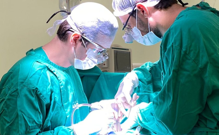 José Wanderley parabeniza cirurgiões por primeira ponte  de safena em hospital público