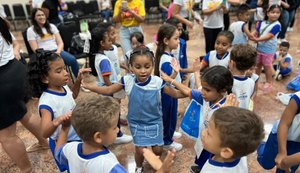 Espetáculo musical anima manhã de crianças da rede municipal na Bienal