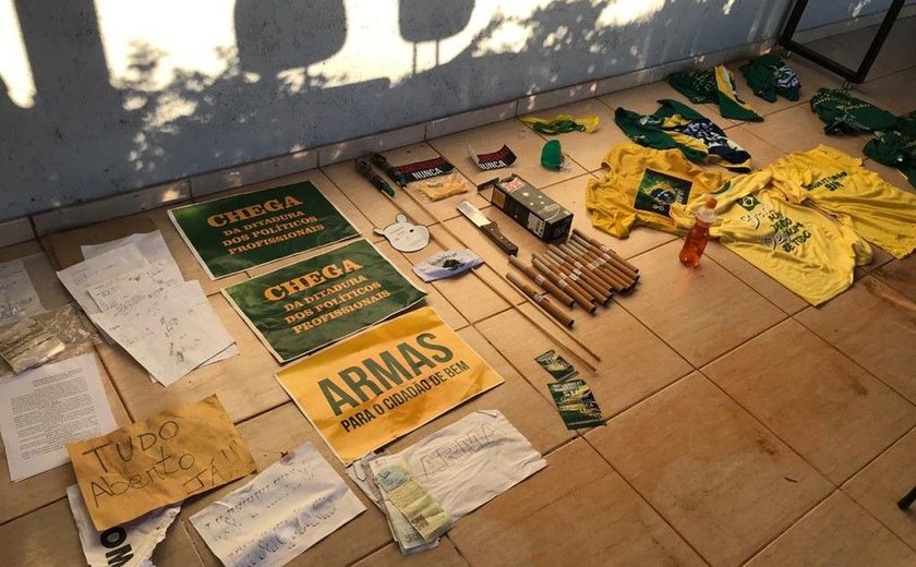 Polícia cumpre mandado em chácara de grupos extremistas de apoio ao presidente Bolsonaro