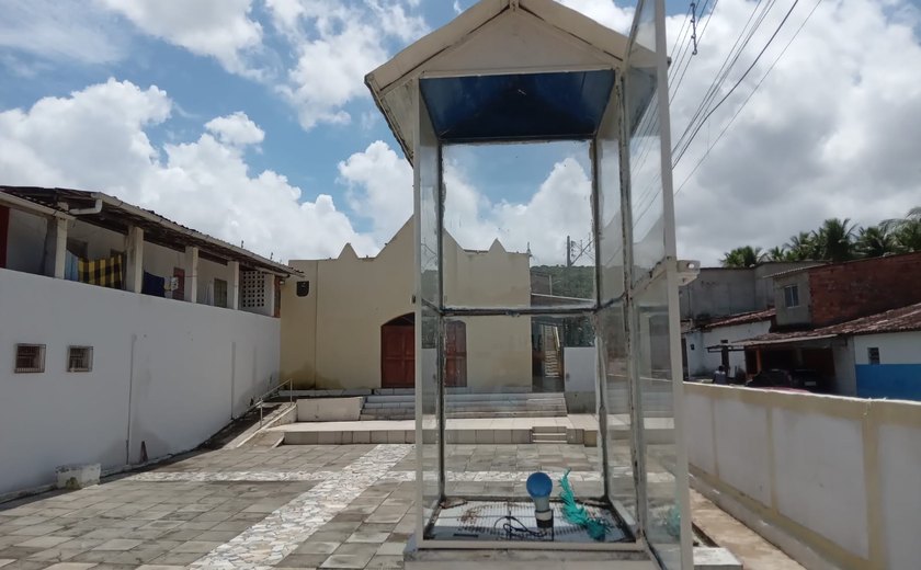 Mais uma igreja católica tem imagem sacra quebrada em Maceió