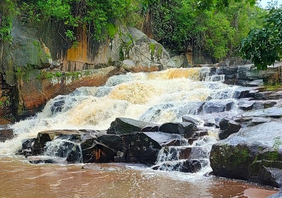 Cachoeira da Escadinha é uma das atrações de Mar Vermelho