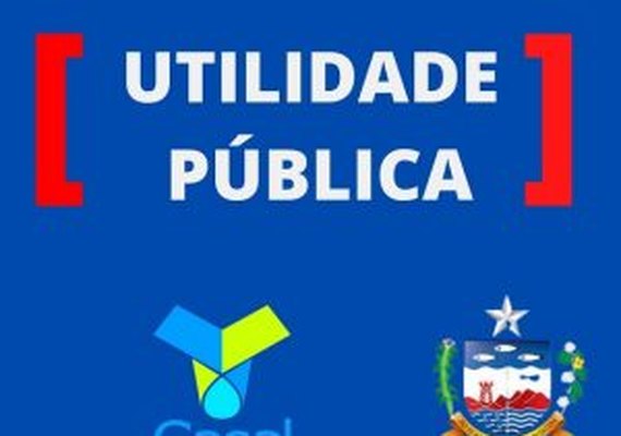 Casal e Agreste Saneamento trabalham em retirada de vazamento de adutora