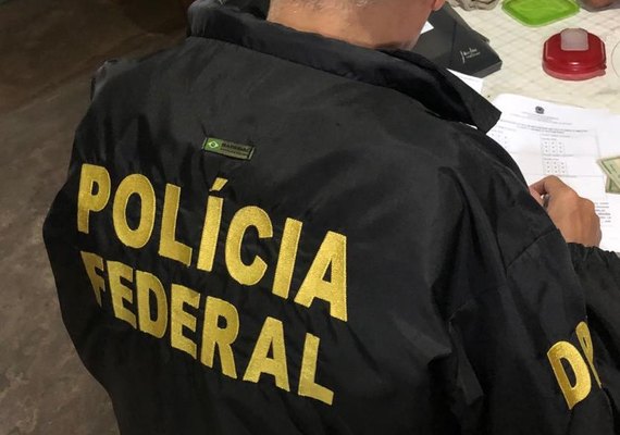 Polícia Federal cumpre mandados de busca para combater pornografia infantil em Alagoas