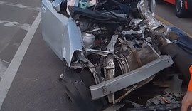 Colisão entre ônibus e veículo de passeio deixa um morto e dois feridos na BR-316