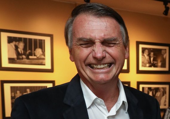 Bolsonaro compara número de mortos na ditadura com o de vítimas no Carnaval