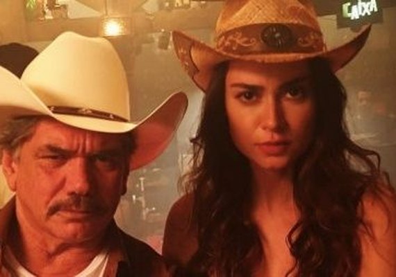 Thaila Ayala se recusa a dividir carro com ator Jackson Antunes e cria mal-estar