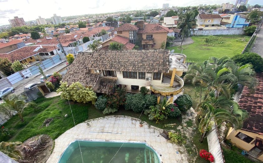 Piscina abandonada é foco do Aedes aegypti na Serraria