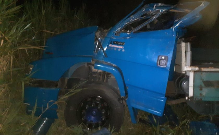 Presidente da Câmara de Porto Calvo morre em acidente com caminhão