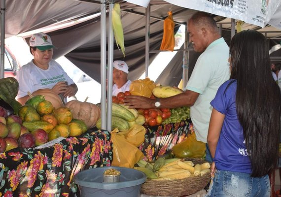 Iteral realiza a segunda feira agrária do crédito fundiário em Santana do Ipanema